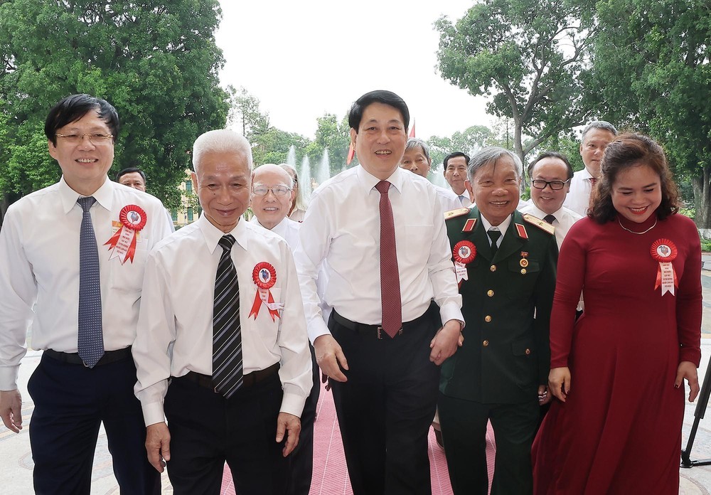 Chủ tịch nước Lương Cường gặp mặt các nhà báo tiêu biểu toàn quốc - Ảnh 6. Chủ tịch nước Lương Cường gặp mặt các nhà báo tiêu biểu toàn quốc - Ảnh 6.