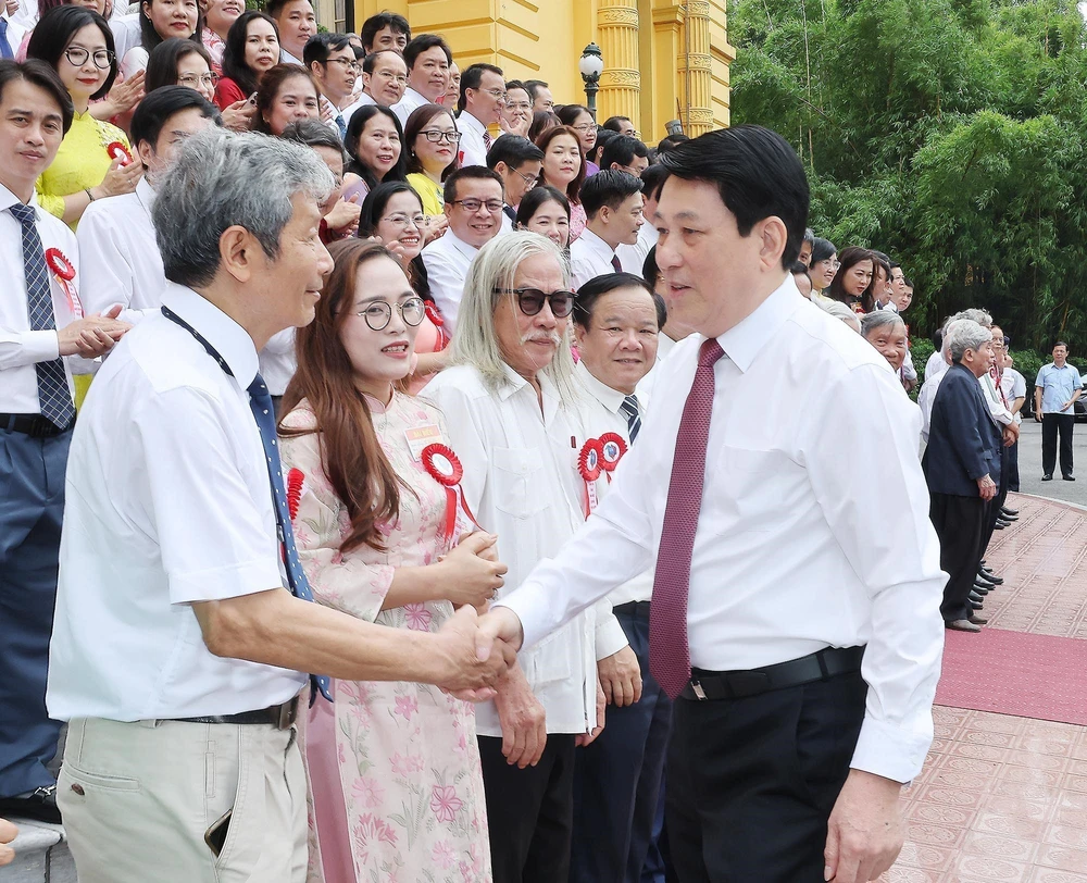 Chủ tịch nước Lương Cường gặp mặt các nhà báo tiêu biểu toàn quốc - Ảnh 10. Chủ tịch nước Lương Cường gặp mặt các nhà báo tiêu biểu toàn quốc - Ảnh 10.
