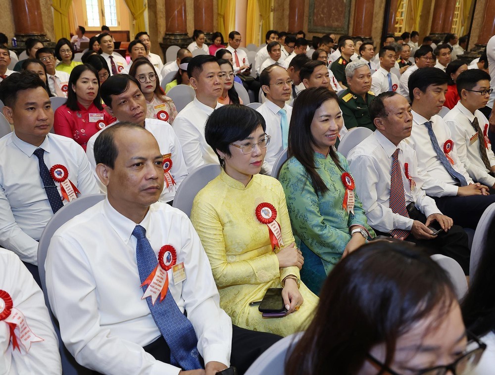 Chủ tịch nước Lương Cường gặp mặt các nhà báo tiêu biểu toàn quốc - Ảnh 7. Chủ tịch nước Lương Cường gặp mặt các nhà báo tiêu biểu toàn quốc - Ảnh 7.