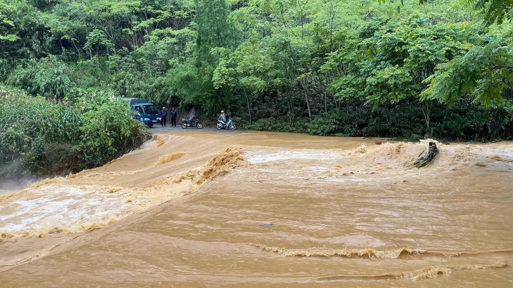 Thủ tướng chỉ đạo tăng cường phòng, chống thiên tai trước mùa mưa bão năm 2025 - Ảnh 1. Thủ tướng chỉ đạo tăng cường phòng, chống thiên tai trước mùa mưa bão năm 2025 - Ảnh 1.
