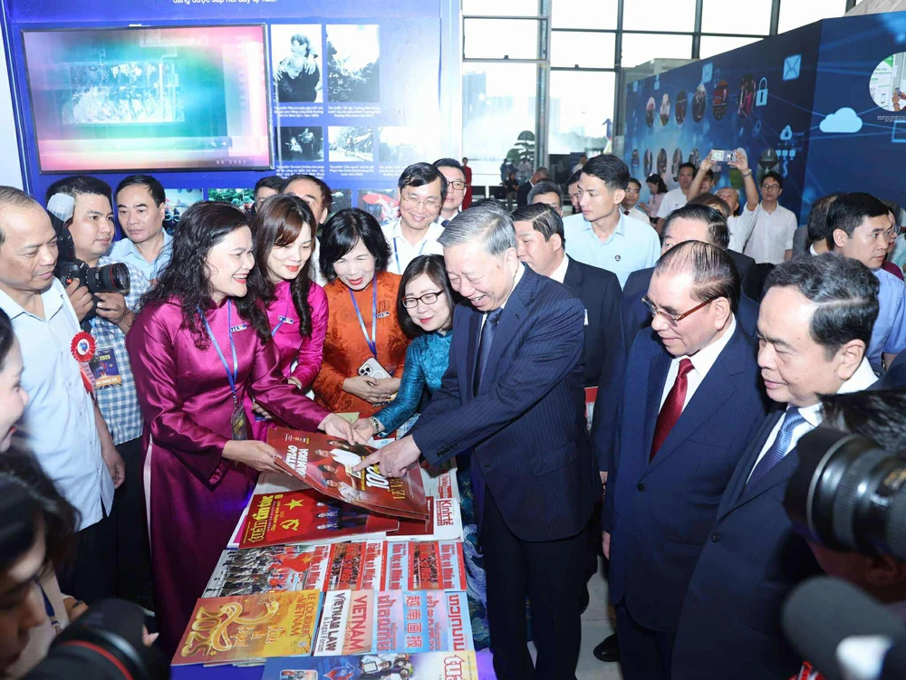 Tổng Bí thư Tô Lâm dự Lễ kỷ niệm 100 năm Ngày Báo chí cách mạng Việt Nam - Ảnh 1.