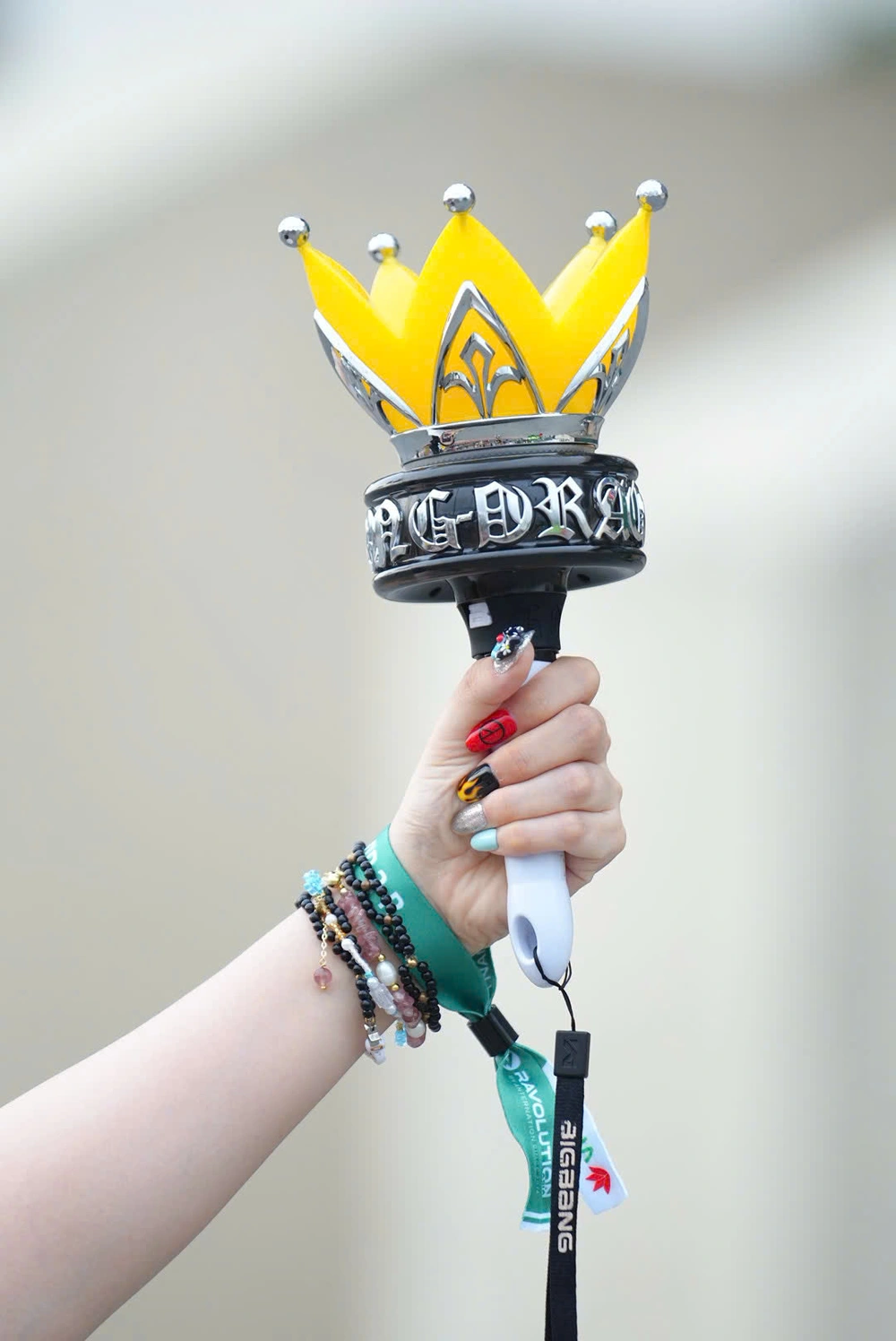 Chị Hằng biên tập - Fan háo hức trước giờ G chờ G-Dragon, CL trình diễn tại SVĐ Mỹ Đình - Ảnh 12. Chị Hằng biên tập - Fan háo hức trước giờ G chờ G-Dragon, CL trình diễn tại SVĐ Mỹ Đình - Ảnh 12.