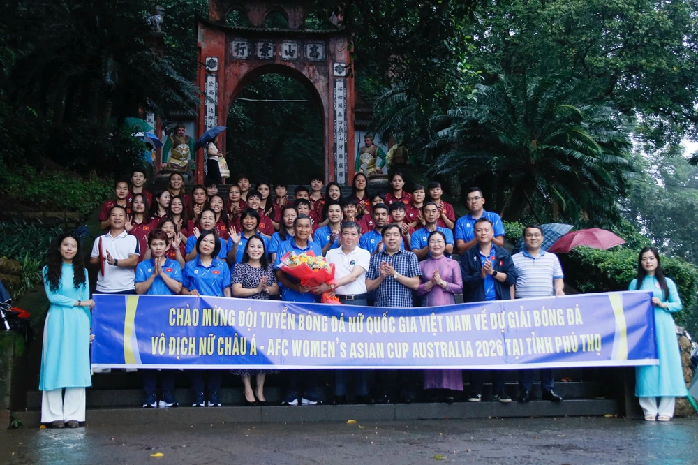 Tin nóng bóng đá Việt hôm nay 22/6: Công Phượng khích lệ đồng đội; Xuân Sơn tập cùng Nam Định trước ngày đăng quang V-League - Ảnh 1. Tin nóng bóng đá Việt hôm nay 22/6: Công Phượng khích lệ đồng đội; Xuân Sơn tập cùng Nam Định trước ngày đăng quang V-League - Ảnh 1.