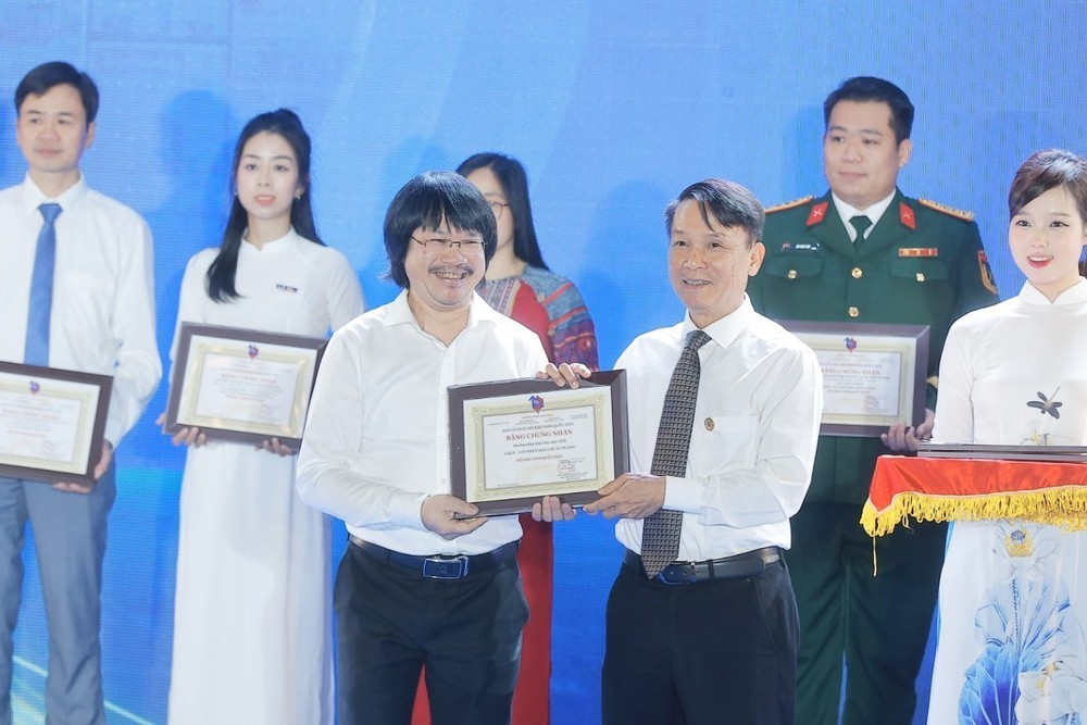 Bế mạc Hội báo toàn quốc 2025: Thông tấn xã Việt Nam giành giải A Gian trưng bày ấn tượng - Ảnh 4. Bế mạc Hội báo toàn quốc 2025: Thông tấn xã Việt Nam giành giải A Gian trưng bày ấn tượng - Ảnh 4.