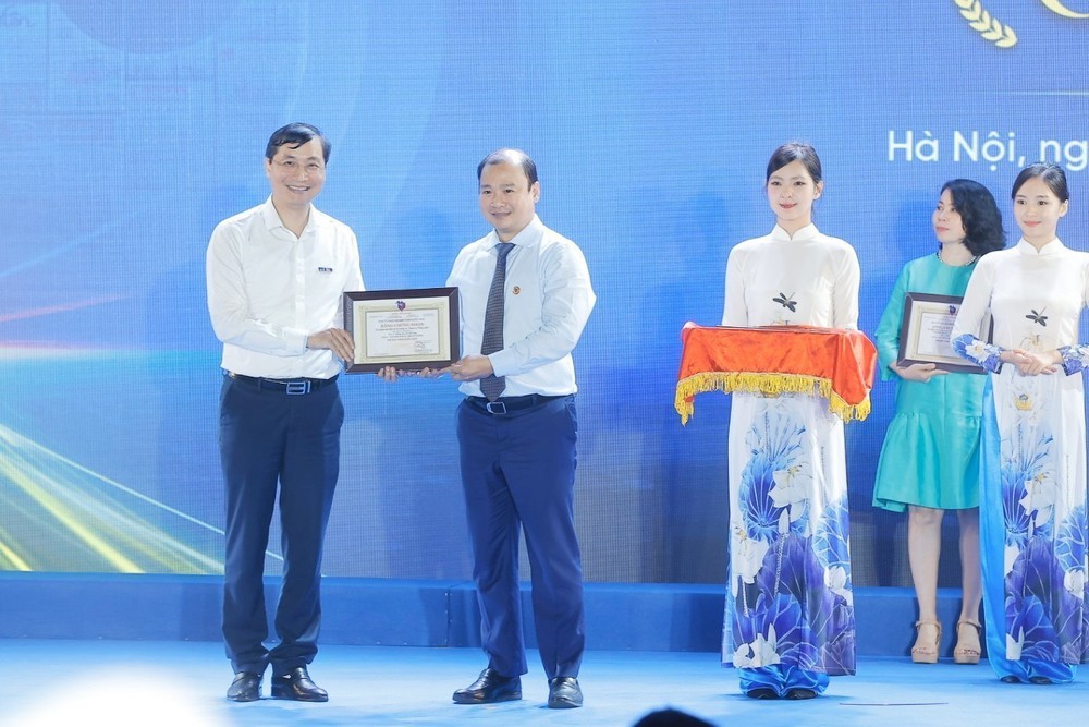 Bế mạc Hội báo toàn quốc 2025: Thông tấn xã Việt Nam giành giải A Gian trưng bày ấn tượng - Ảnh 2. Bế mạc Hội báo toàn quốc 2025: Thông tấn xã Việt Nam giành giải A Gian trưng bày ấn tượng - Ảnh 2.