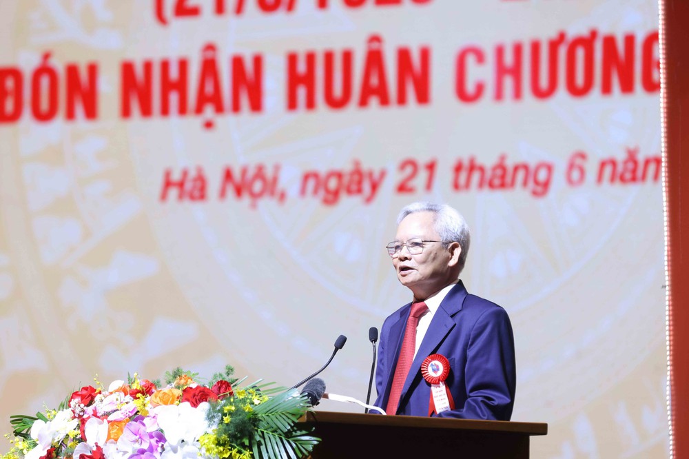 Lễ kỷ niệm 100 năm Ngày Báo chí Cách mạng Việt Nam: Bền bỉ, kiên trung, phụng sự sự nghiệp cách mạng cao cả của Đảng, dân tộc, phục vụ nhân dân - Ảnh 4. Lễ kỷ niệm 100 năm Ngày Báo chí Cách mạng Việt Nam: Bền bỉ, kiên trung, phụng sự sự nghiệp cách mạng cao cả của Đảng, dân tộc, phục vụ nhân dân - Ảnh 4.