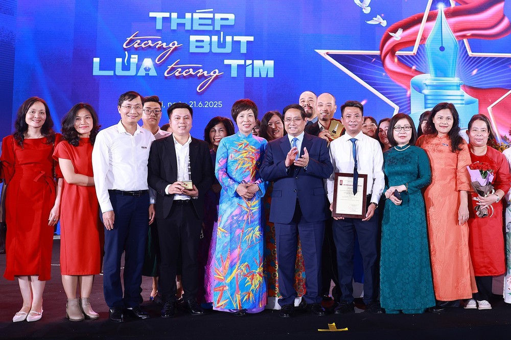 Thủ tướng Phạm Minh Chính: Báo chí Cách mạng phải luôn là tiếng nói trung thực, khách quan, phản ánh đa chiều, toàn diện - Ảnh 5. Thủ tướng Phạm Minh Chính: Báo chí Cách mạng phải luôn là tiếng nói trung thực, khách quan, phản ánh đa chiều, toàn diện - Ảnh 5.