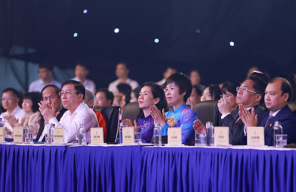 Thủ tướng Phạm Minh Chính: Báo chí Cách mạng phải luôn là tiếng nói trung thực, khách quan, phản ánh đa chiều, toàn diện - Ảnh 3. Thủ tướng Phạm Minh Chính: Báo chí Cách mạng phải luôn là tiếng nói trung thực, khách quan, phản ánh đa chiều, toàn diện - Ảnh 3.