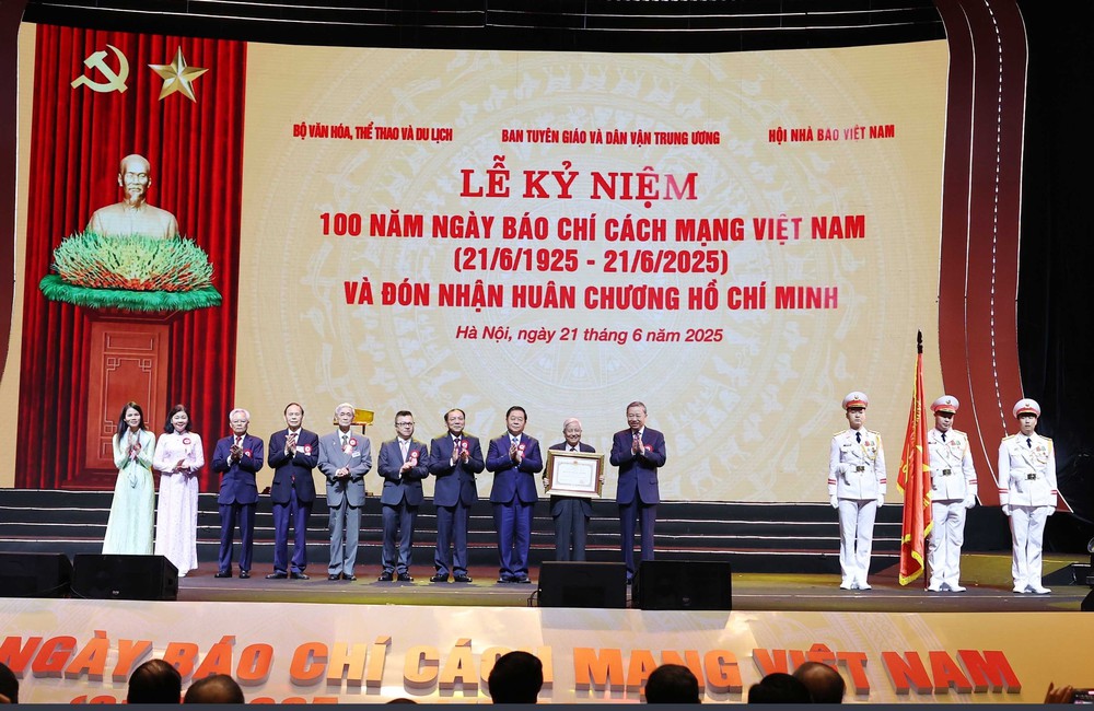 Phát biểu của Tổng Bí thư Tô Lâm tại Lễ Kỷ niệm 100 năm Ngày Báo chí Cách mạng Việt Nam - Ảnh 3.