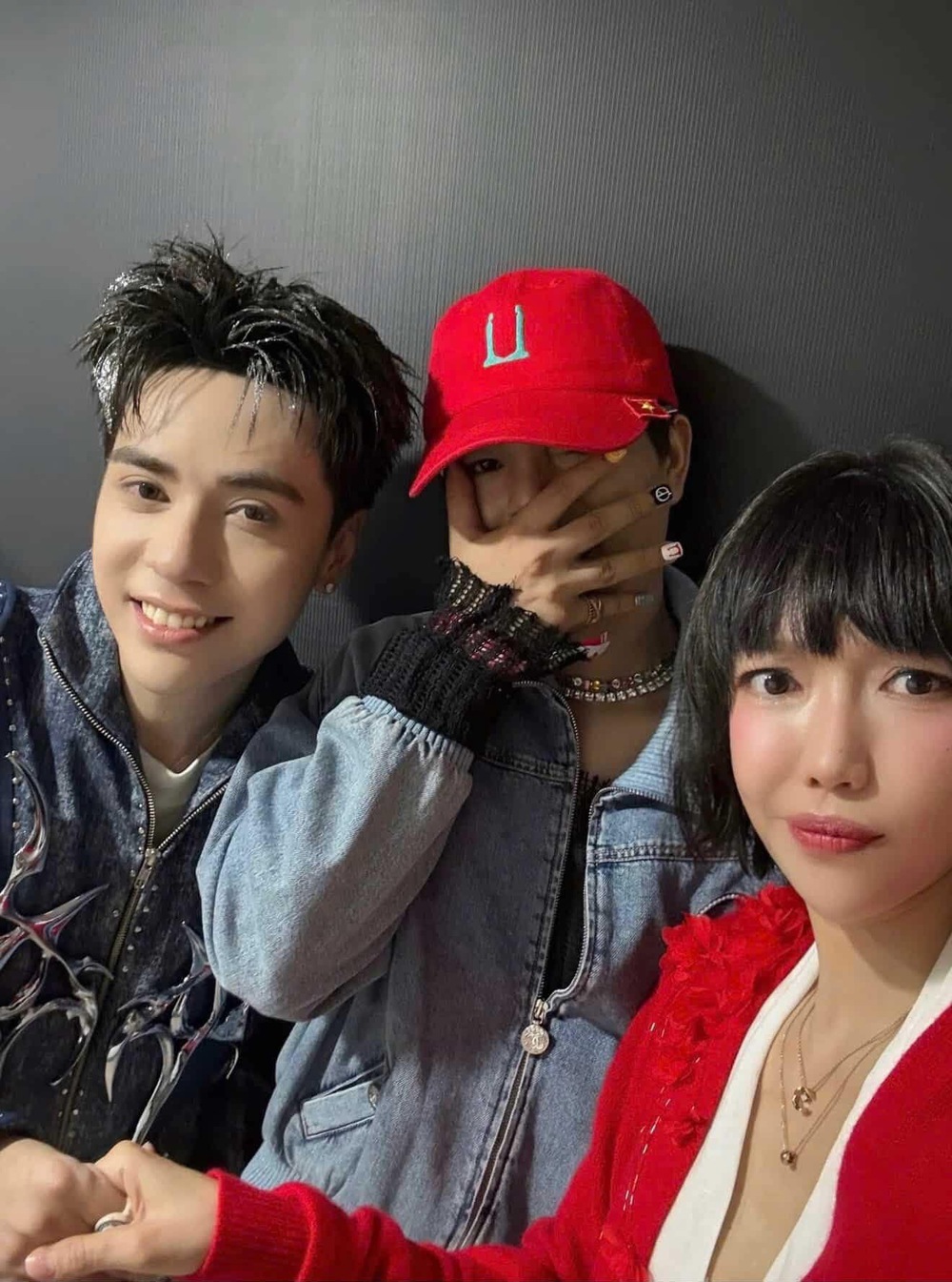 Quang Hùng MasterD diễn chung sân khấu với G-Dragon làm fan tự hào - Ảnh 4.