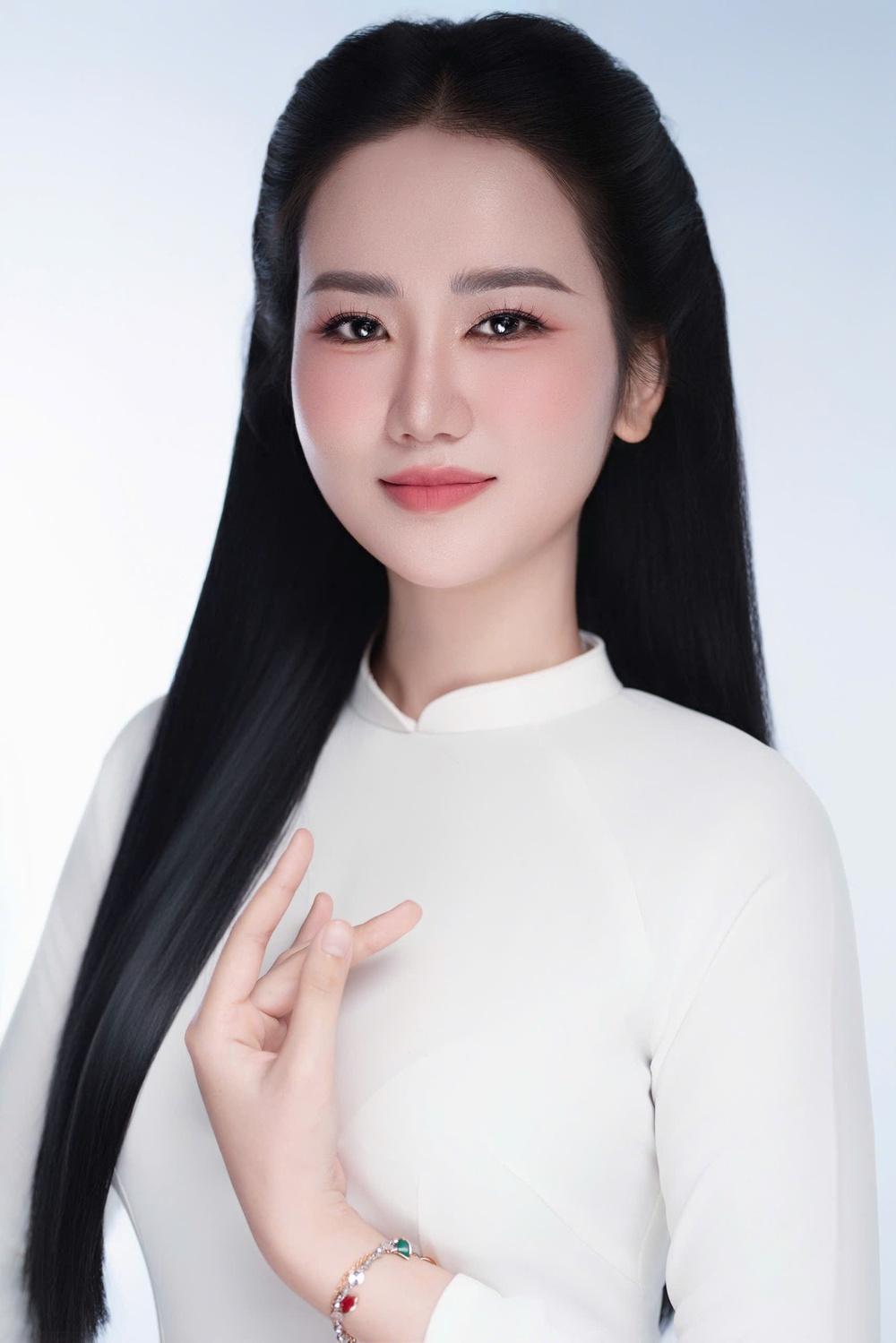 Người đẹp Trần Thị Uyên và mùa hè &quot;chạy deadline&quot; cùng Miss Earth Vietnam 2025 - Ảnh 5.