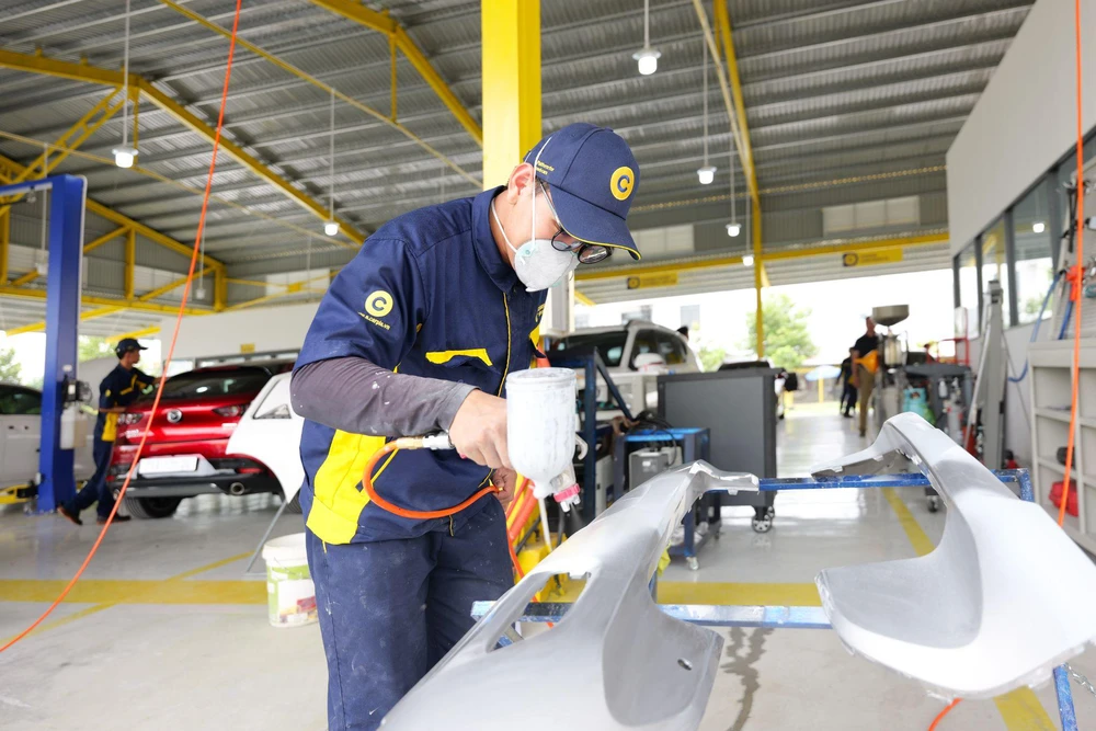Dịch vụ tân trang màu xe tại hệ thống xưởng dịch vụ ô tô Carpla Service - Ảnh 2. Dịch vụ tân trang màu xe tại hệ thống xưởng dịch vụ ô tô Carpla Service - Ảnh 2.