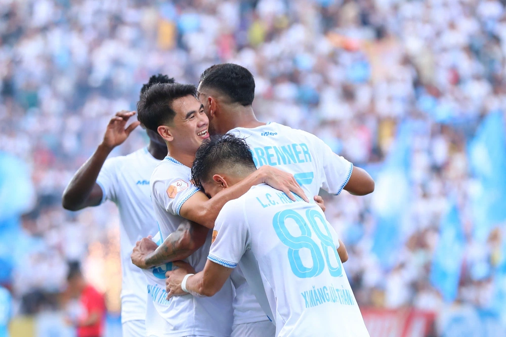 Kết quả bóng đá V-League vòng cuối: Bình Định rớt hạng, Quảng Nam thoát hiểm, Đà Nẵng đá play-off - Ảnh 5.