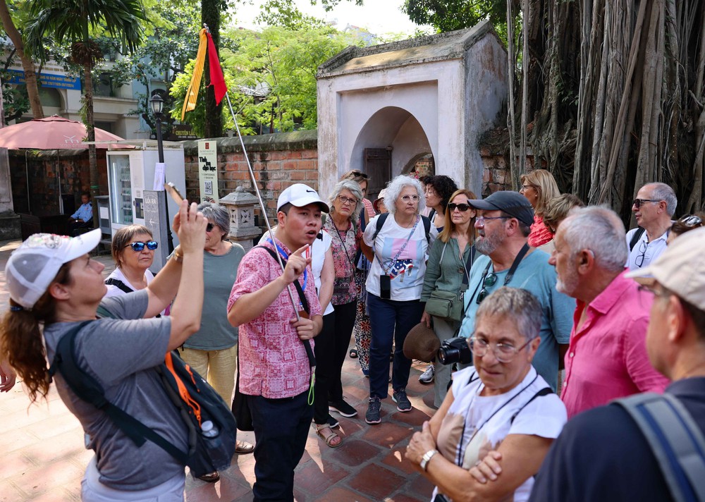 "Vietnam is calling": Từ trào lưu mạng xã hội đến “cú hích” cho du lịch Việt Nam - Ảnh 1. "Vietnam is calling": Từ trào lưu mạng xã hội đến “cú hích” cho du lịch Việt Nam - Ảnh 1.