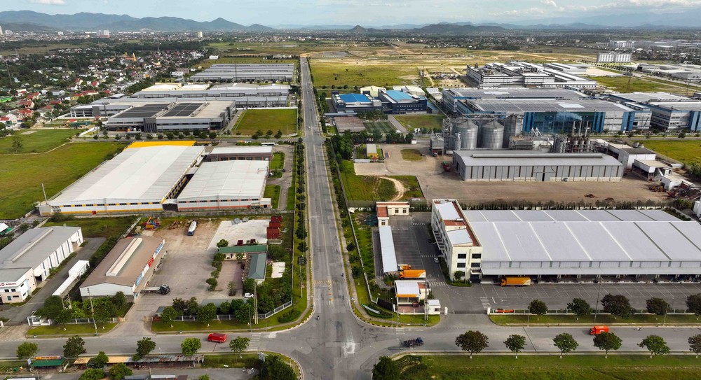 Kỳ thi tốt nghiệp THPT 2025: Nhiều khu vực có nắng, có nơi nắng nóng - Ảnh 3. Kỳ thi tốt nghiệp THPT 2025: Nhiều khu vực có nắng, có nơi nắng nóng - Ảnh 3.