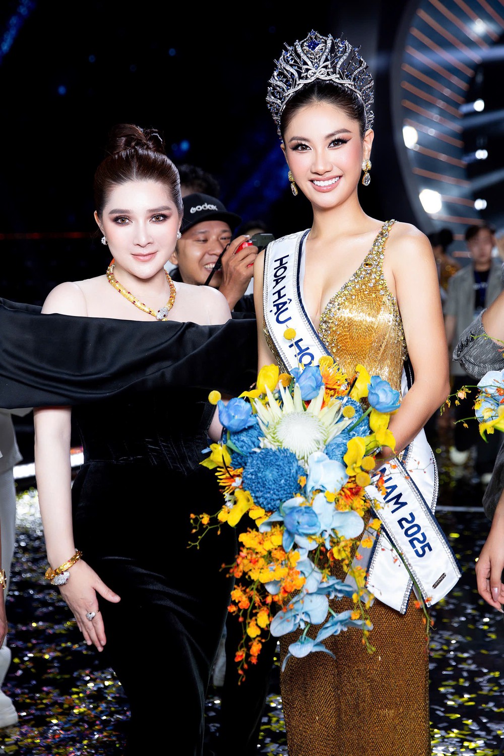 Bác sĩ Phúc Ngân và dấu ấn trở lại với Miss Cosmo 2025 - Ảnh 3.