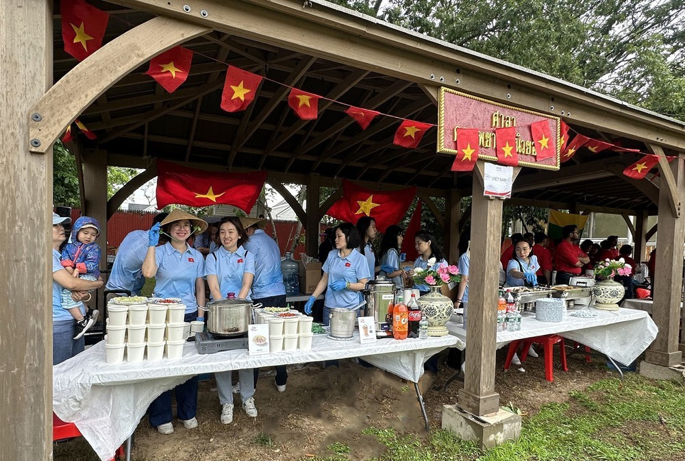 Ngày Gia đình ASEAN 2025 tại New York: Lan tỏa bản sắc và thắt chặt tình đoàn kết - Ảnh 4.