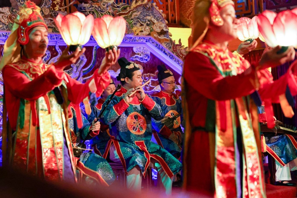Nhã nhạc cung đình Huế: Hồn di sản trong từng nhịp phách - Ảnh 13. Nhã nhạc cung đình Huế: Hồn di sản trong từng nhịp phách - Ảnh 13.