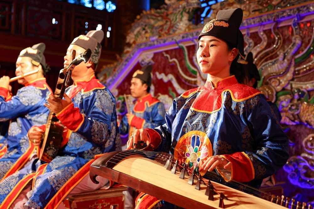 Nhã nhạc cung đình Huế: Hồn di sản trong từng nhịp phách - Ảnh 12. Nhã nhạc cung đình Huế: Hồn di sản trong từng nhịp phách - Ảnh 12.