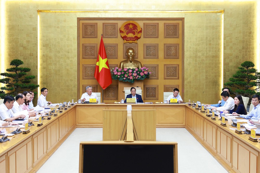 Thủ tướng Phạm Minh Chính: Ứng phó kịp thời tình hình, kiên định mục tiêu tăng trưởng - Ảnh 1.