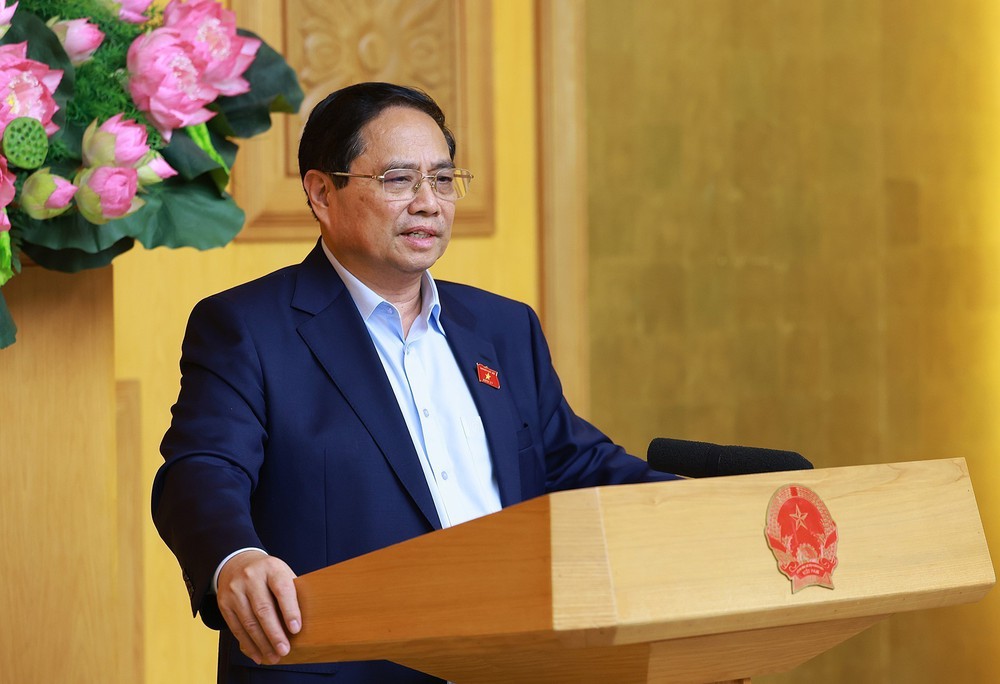 Thủ tướng Phạm Minh Chính chủ trì Hội nghị trực tuyến toàn quốc về chống buôn lậu, sản xuất, buôn bán hàng giả - Ảnh 1.