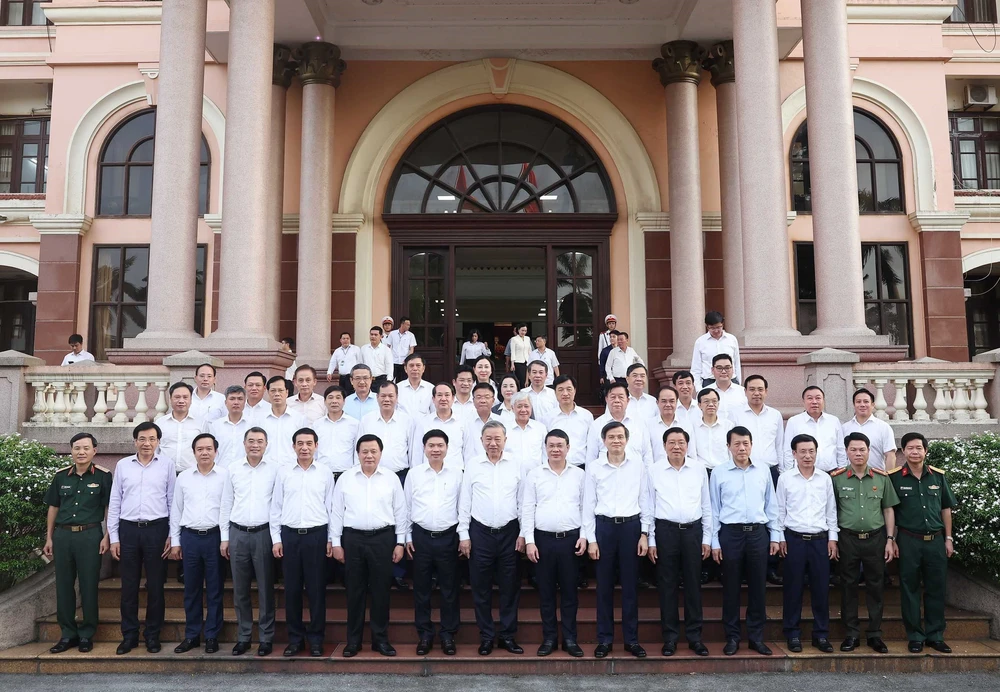 Tổng Bí thư Tô Lâm: Kiến tạo một không gian phát triển hiện đại và năng động với Ninh Bình giữ vai trò trung tâm - Ảnh 6.