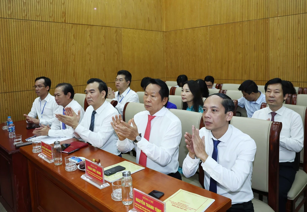 Tổng Bí thư Tô Lâm trao Quyết định về tổ chức Cơ quan Ủy ban Trung ương Mặt trận Tổ quốc Việt Nam - Ảnh 10.