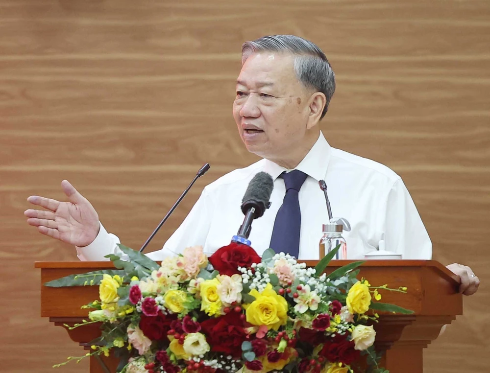 Tổng Bí thư Tô Lâm trao Quyết định về tổ chức Cơ quan Ủy ban Trung ương Mặt trận Tổ quốc Việt Nam - Ảnh 2.