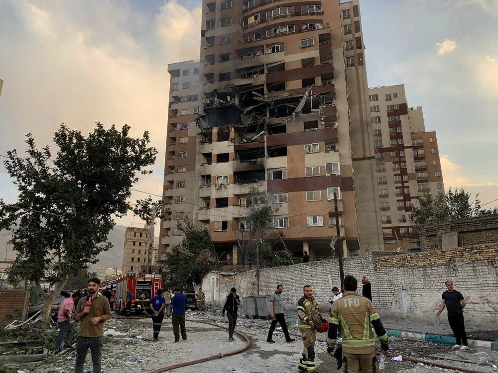 Mỹ tuyên bố Israel và Iran nhất trí ngừng bắn - Ảnh 3.