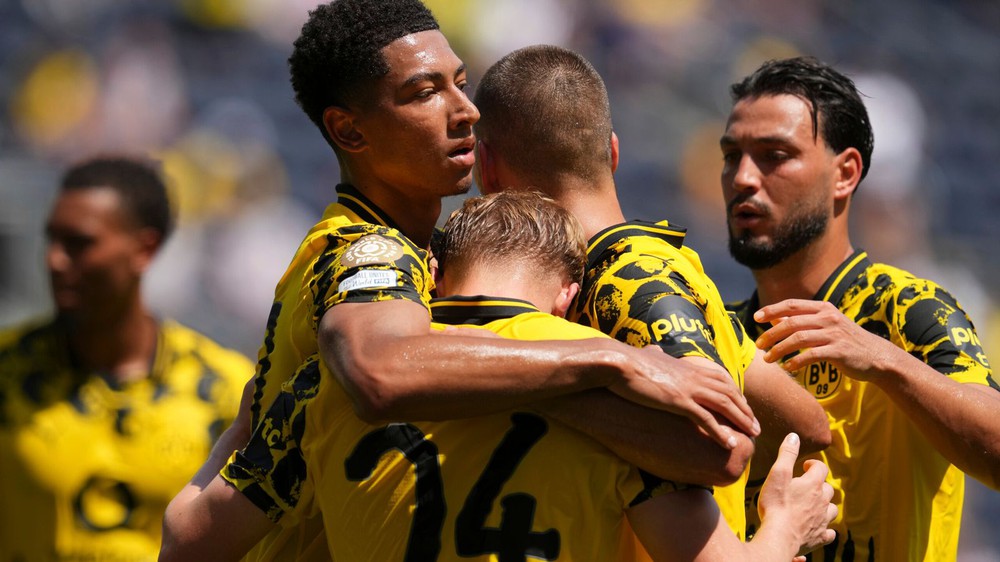 Bellingham tỏa sáng, Dortmund vào vòng knock-out FIFA Club World Cup 2025 với ngôi đầu - Ảnh 1.