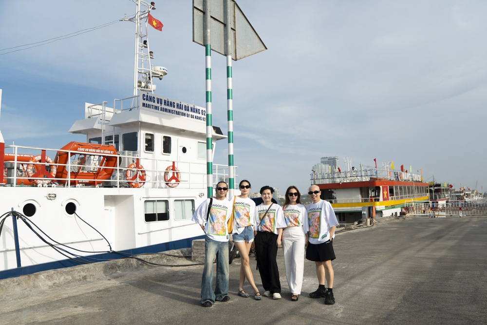 VUNGOC&SON làm show thời trang ở cảng sông Hàn - Đà Nẵng - Ảnh 2.