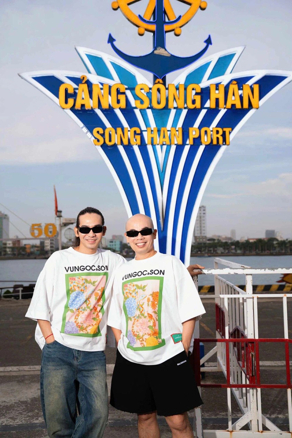 VUNGOC&SON làm show thời trang ở cảng sông Hàn - Đà Nẵng - Ảnh 1.