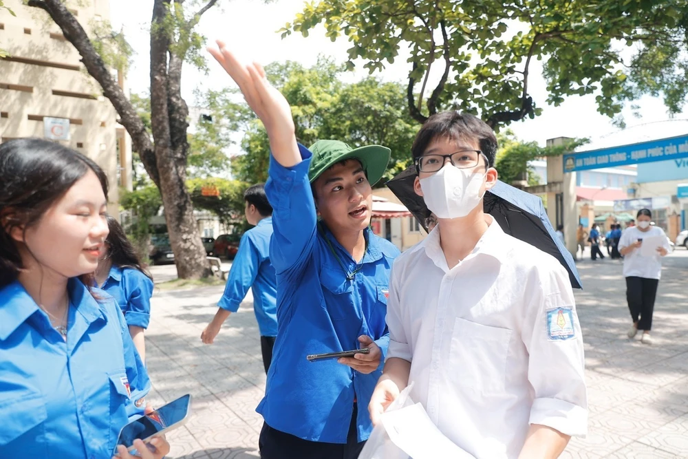 Gần 1,17 triệu thí sinh trên toàn quốc làm thủ tục dự thi Tốt nghiệp THPT 2025 - Ảnh 6.