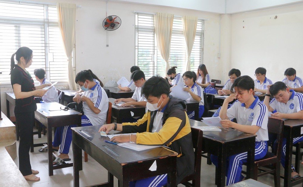 Những trường hợp thí sinh bị đình chỉ thi tốt nghiệp Trung học phổ thông - Ảnh 2.
