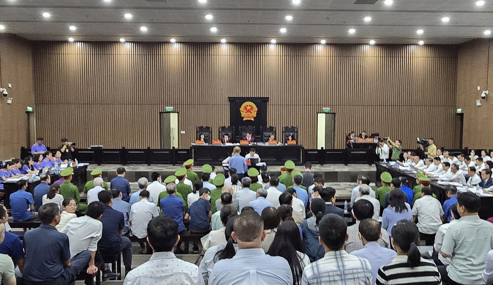 Xét xử vụ Phúc Sơn: Mâu thuẫn trong lời khai đưa hối lộ cho cựu Bí thư Tỉnh ủy Vĩnh Phúc - Ảnh 1.