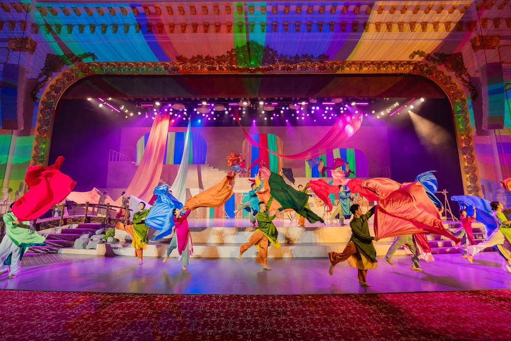 Tam đại đỉnh show nghệ thuật bùng nổ tại Vinpearl Nha Trang - Ảnh 1.