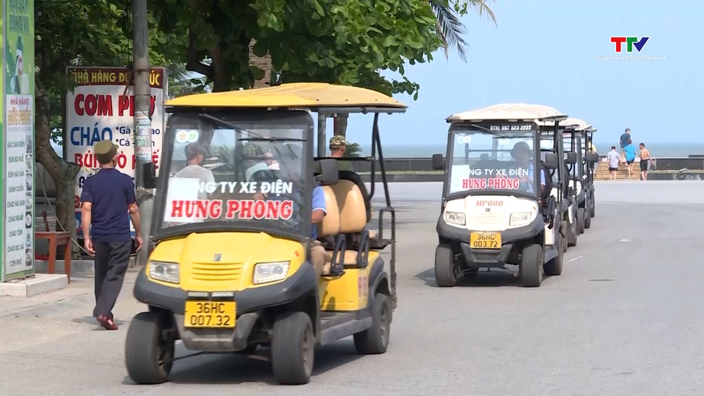 Thanh Hóa dừng hoạt động xe điện 4 bánh chở du khách ở Sầm Sơn từ 1/7 - Ảnh 1. Thanh Hóa dừng hoạt động xe điện 4 bánh chở du khách ở Sầm Sơn từ 1/7 - Ảnh 1.
