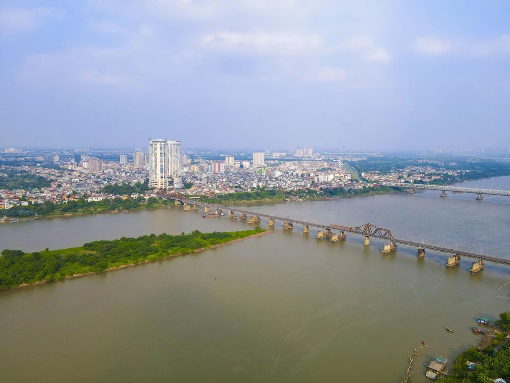 Trục "vàng" văn hóa bên sông Hồng: Giao thoa giữa lịch sử và sáng tạo - Ảnh 1. Trục "vàng" văn hóa bên sông Hồng: Giao thoa giữa lịch sử và sáng tạo - Ảnh 1.