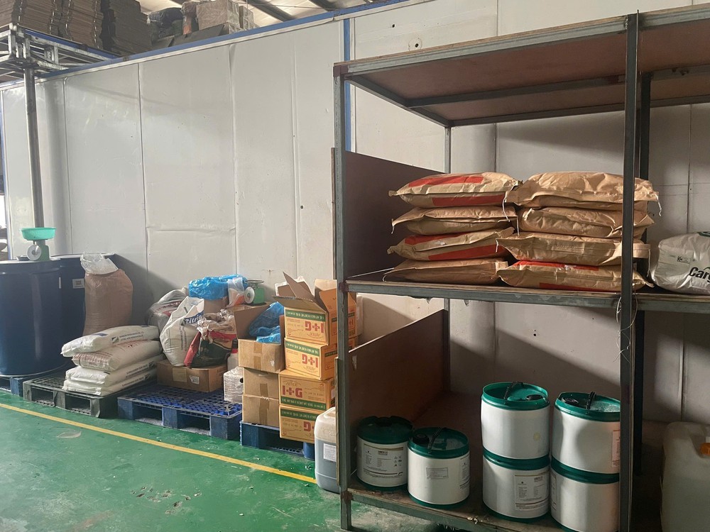 Công an Hưng Yên thông tin về việc triệt phá đường dây &quot;dầu thực vật giả&quot; - Ảnh 2.