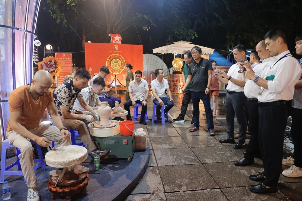 Hà Nội 'tung' loạt sản phẩm du lịch mới, sẵn sàng 'đón sóng' mùa lễ hội - Ảnh 7. Hà Nội 'tung' loạt sản phẩm du lịch mới, sẵn sàng 'đón sóng' mùa lễ hội - Ảnh 7.