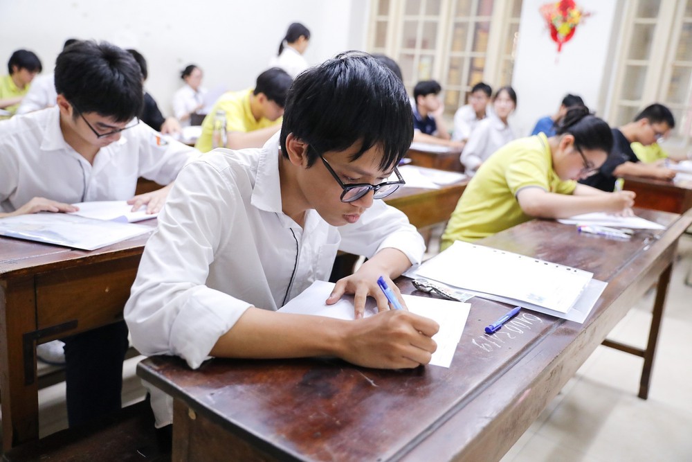 Kỳ thi Tốt nghiệp THPT 2025: Thí sinh bước vào môn thi đầu tiên môn Ngữ văn - Ảnh 5.