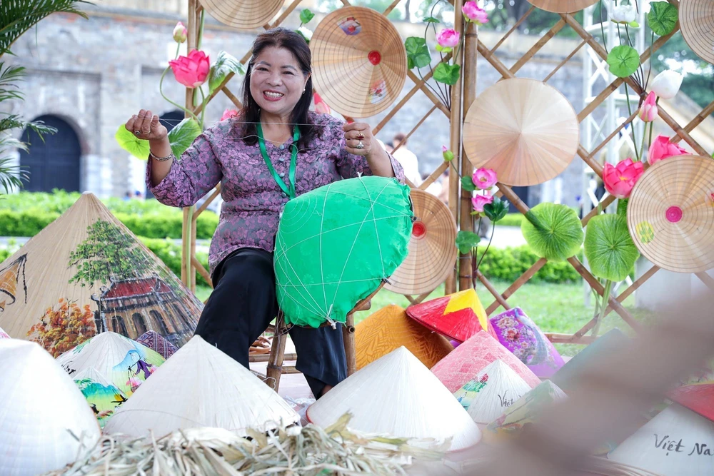 Hà Nội 'tung' loạt sản phẩm du lịch mới, sẵn sàng 'càn quét' mùa lễ hội - Ảnh 4. Hà Nội 'tung' loạt sản phẩm du lịch mới, sẵn sàng 'càn quét' mùa lễ hội - Ảnh 4.