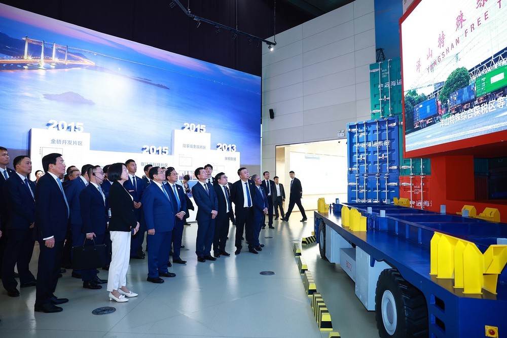 Thủ tướng thăm Triển lãm thành tựu phát triển của Khu Phố Đông - Ảnh 4.