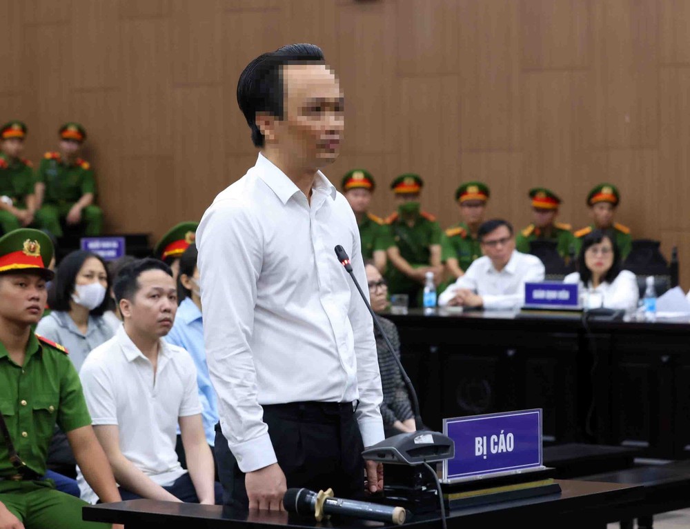 Phiên phúc thẩm vụ Tập đoàn FLC: Tòa phúc thẩm chuyển hình phạt, bị cáo Trịnh Văn Quyết được giảm án 14 năm tù - Ảnh 3.