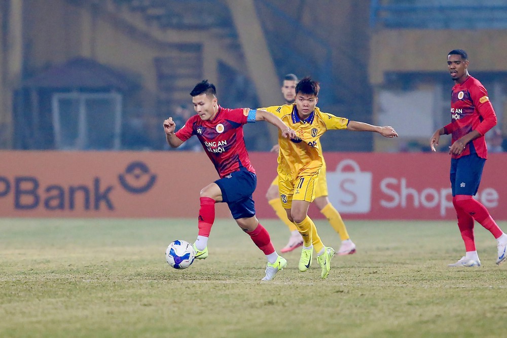 CAHN nhỉnh hơn SLNA ở chung kết Cúp Quốc gia 2024/25 - Ảnh 1.