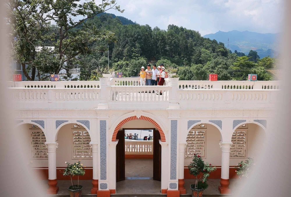 Dinh thự Hoàng A Tưởng – viên ngọc kiến trúc giữa lòng cao nguyên trắng Bắc Hà - Ảnh 5. Dinh thự Hoàng A Tưởng – viên ngọc kiến trúc giữa lòng cao nguyên trắng Bắc Hà - Ảnh 5.