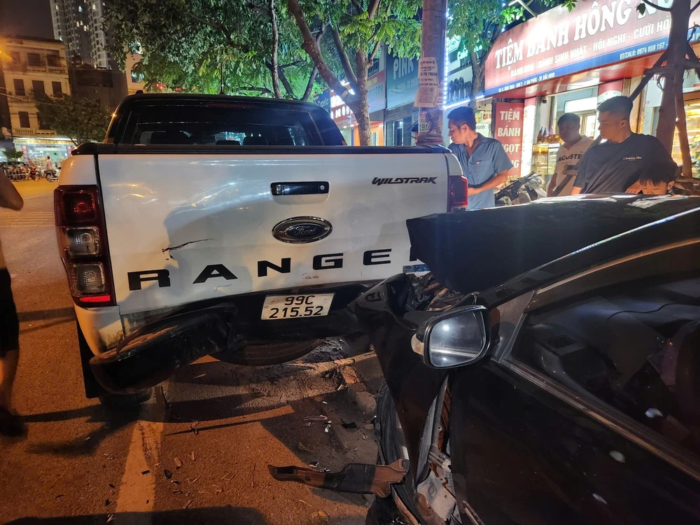 Ô tô tông loạt xe máy tại Bắc Ninh, 2 người bị thương - Ảnh 3.