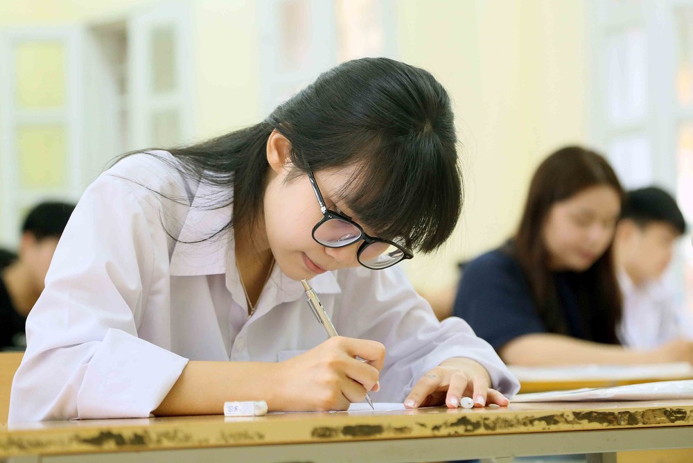 Kỳ thi tốt nghiệp THPT 2025: Đề thi các môn tự chọn phân hóa phù hợp, bám sát tinh thần đổi mới - Ảnh 1.