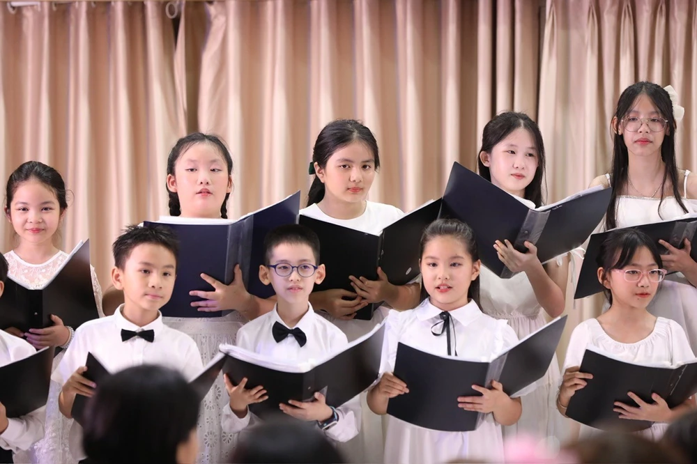 Gió Xanh - Dàn hợp xướng cộng đồng kết nối gia đình nhiều thế hệ - Ảnh 1.