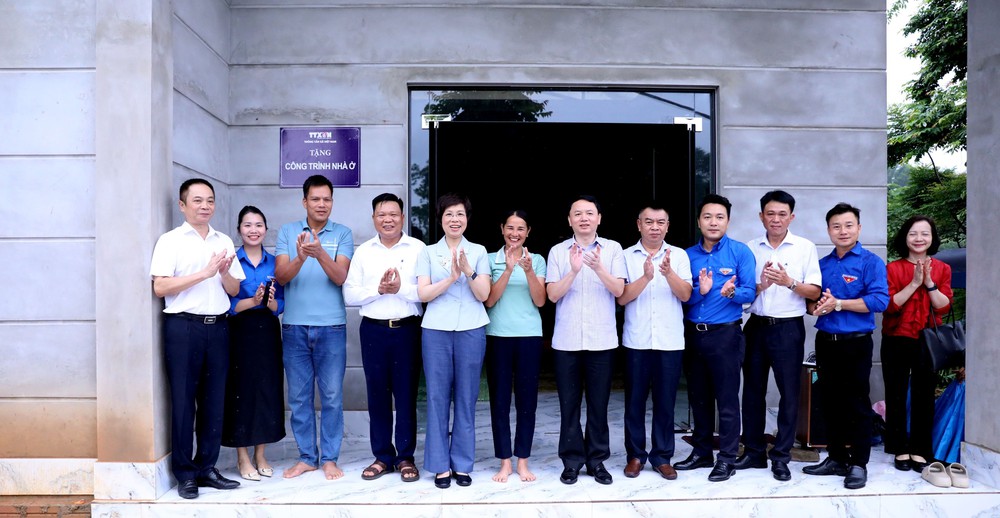 Thông tấn xã Việt Nam chung tay xóa nhà tạm, nhà dột nát tại Tuyên Quang - Ảnh 2.